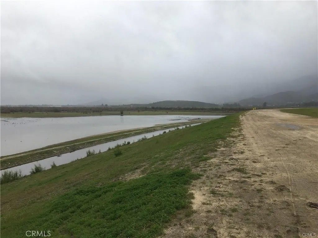 Photo of 0 off Diamond, Lake Elsinore, CA 92530 (MLS # SW25262659)