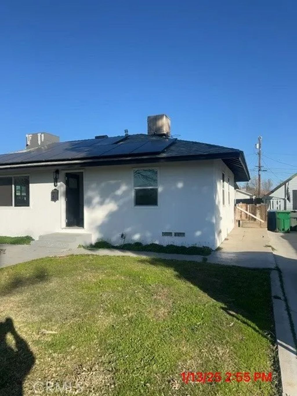 Photo of 714 Wistaria St, Bakersfield, CA 93308 (MLS # DW26094189)