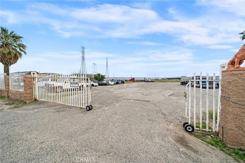 Tiny photo for 19597 Jurupa Avenue, Bloomington, CA 92316 (MLS # IV25240475)