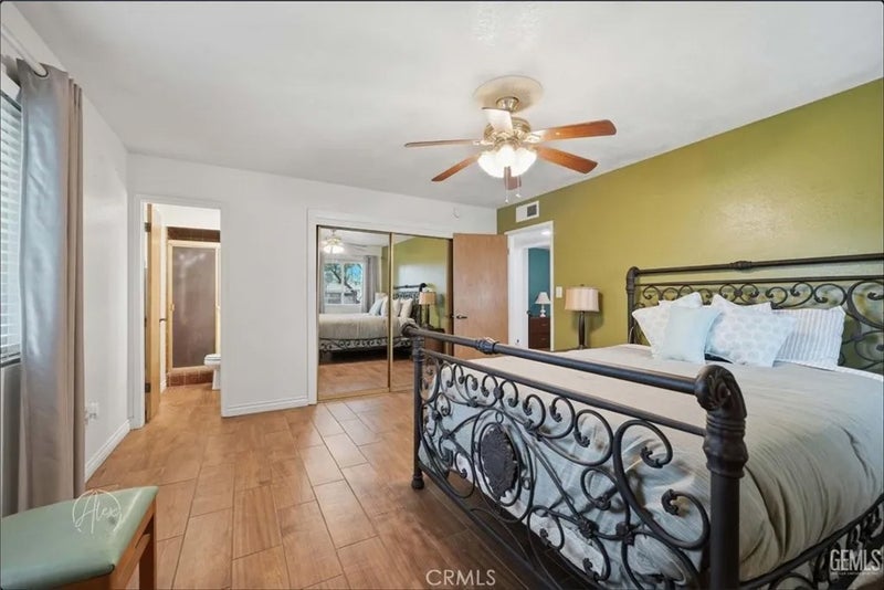 253 E Mckee