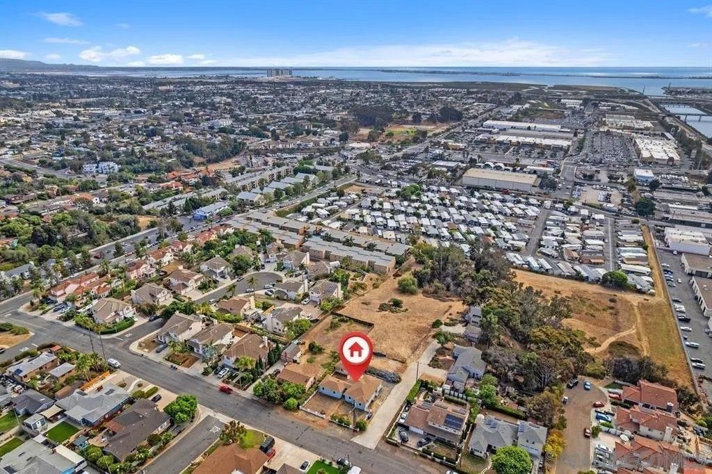 Photo of 160 N N Del Mar Ave, Chula Vista, CA 91910 (MLS # 260001904)