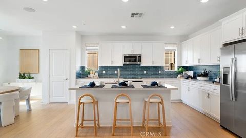 Photo of 1736 Eagle Road, Rialto, CA 92376 (MLS # SW26012158)