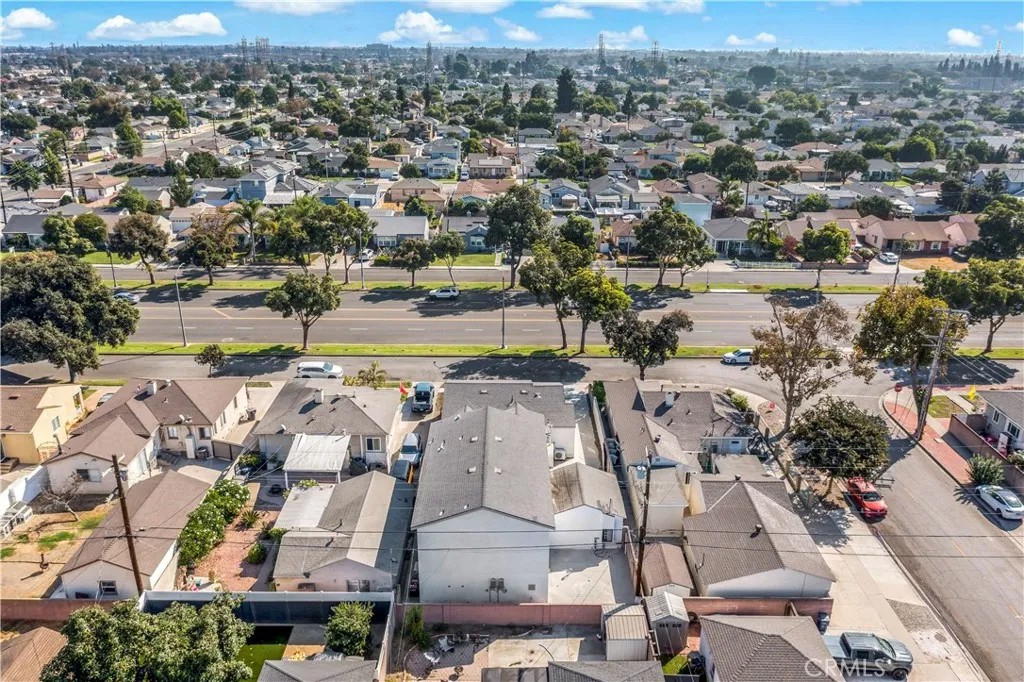 6025 Bellflower