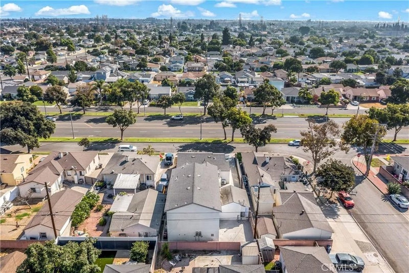 6025 Bellflower