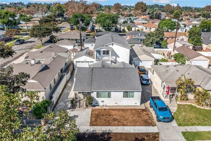 6025 Bellflower