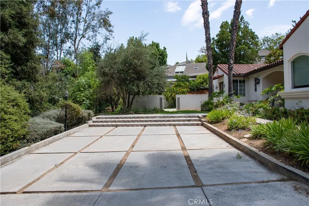 1632 Halsey Street