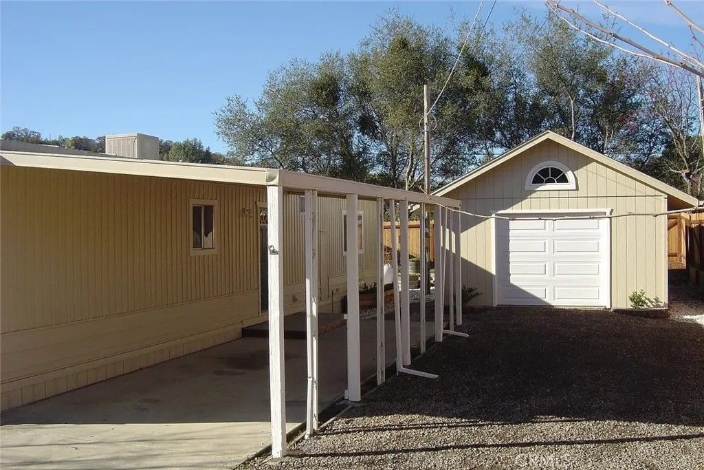 Photo of 3393 5th St, Clearlake, CA 95422 (MLS # LC26084218)