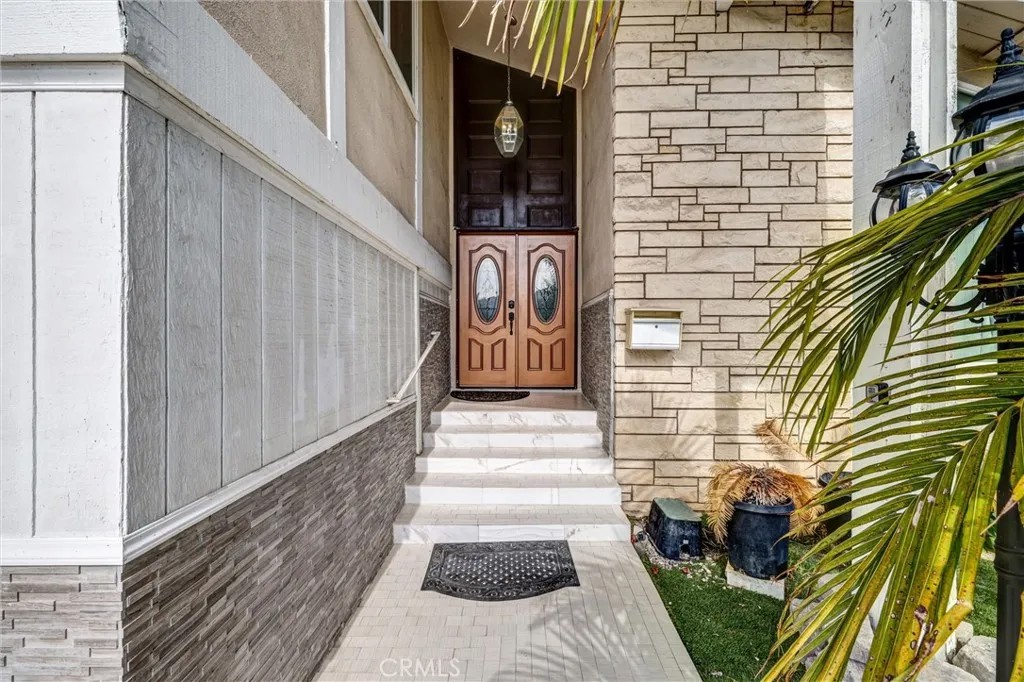 1661 S Melissa