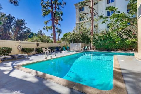 Tiny photo for 11138 Aqua Vista #43, Studio City, CA 91602 (MLS # OC25247360)