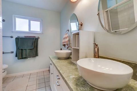 Tiny photo for 11138 Aqua Vista #43, Studio City, CA 91602 (MLS # OC25247360)