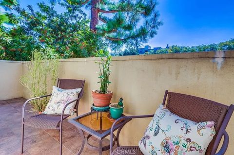 Tiny photo for 11138 Aqua Vista #43, Studio City, CA 91602 (MLS # OC25247360)