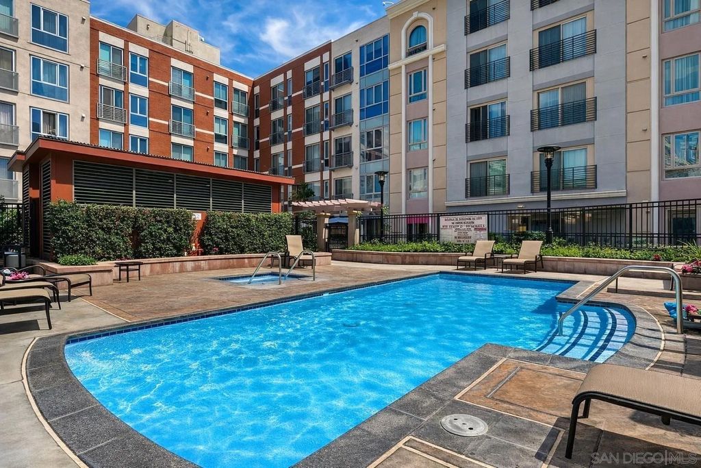 Photo of 450 J Street #3151, San Diego, CA 92101 (MLS # 250046297)