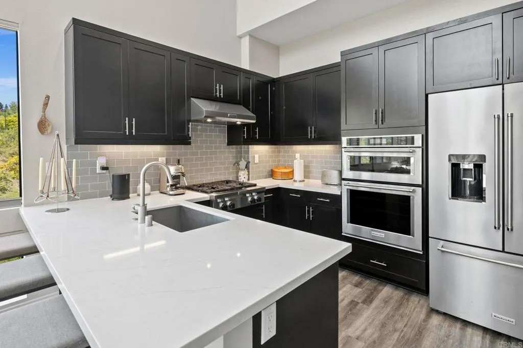 8566 Aspect Drive