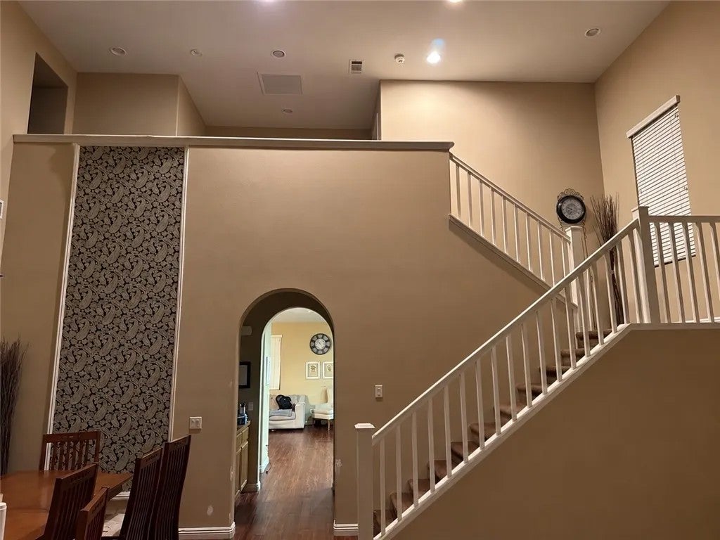 2233 Avenida Del Mar