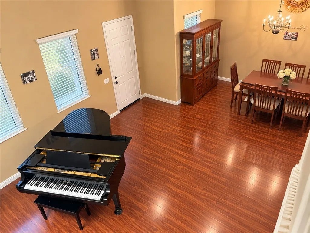 2233 Avenida Del Mar