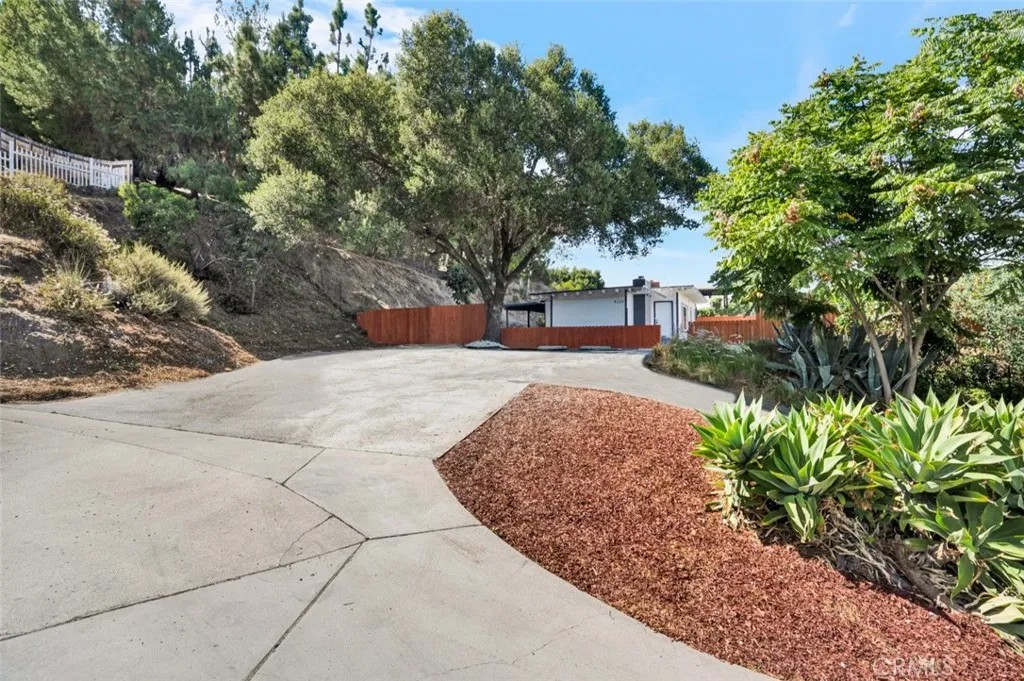 4224 Bancroft