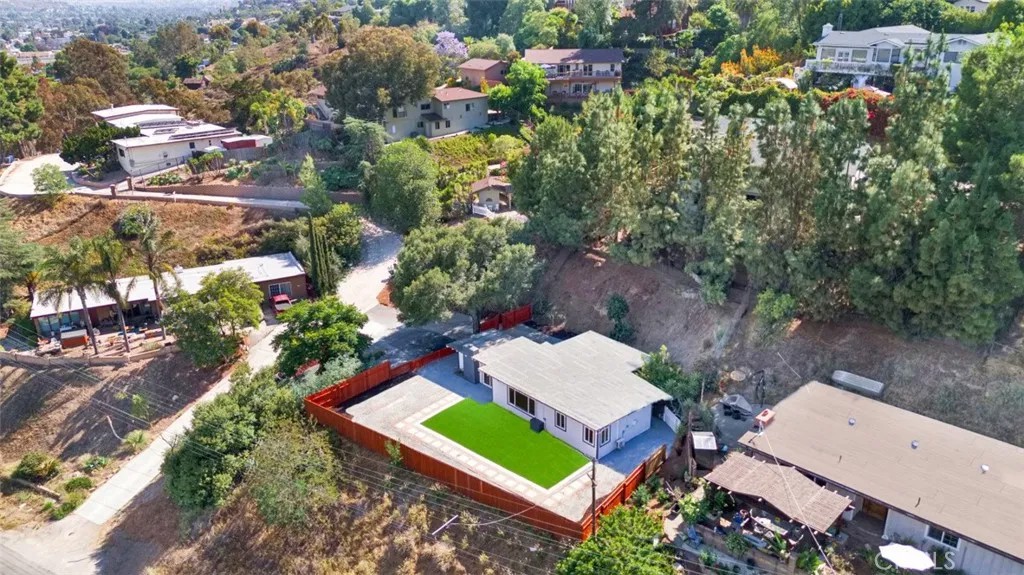 4224 Bancroft
