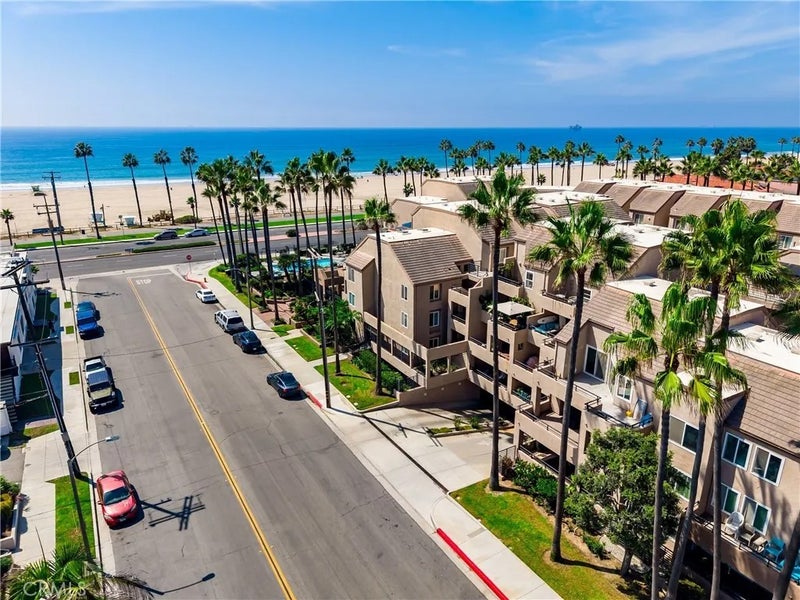 1200 Pacific Coast 106