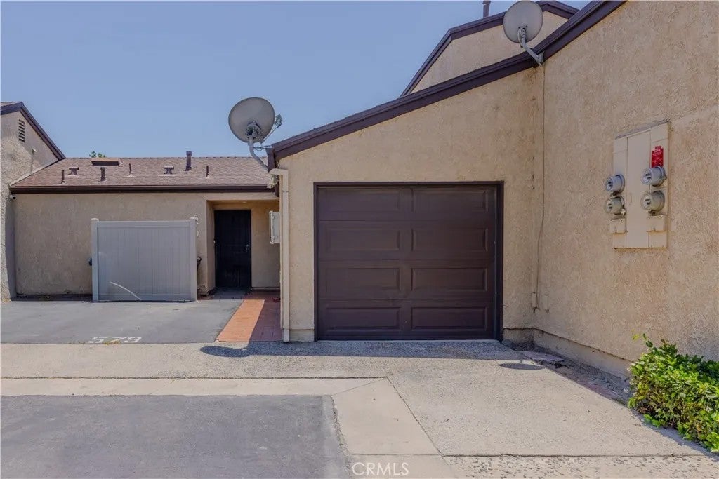 Photo of 579 Parkview DR, Lake Elsinore, CA 92530 (MLS # SW26108781)