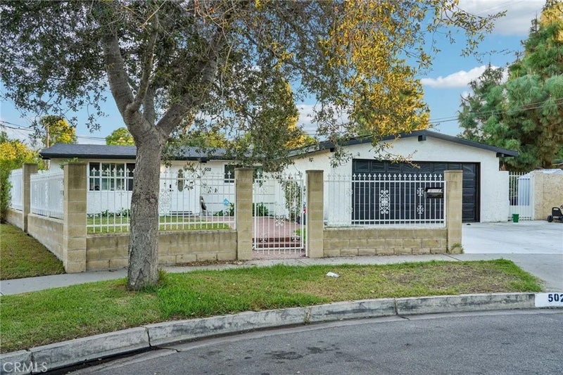 502 E Wilshire