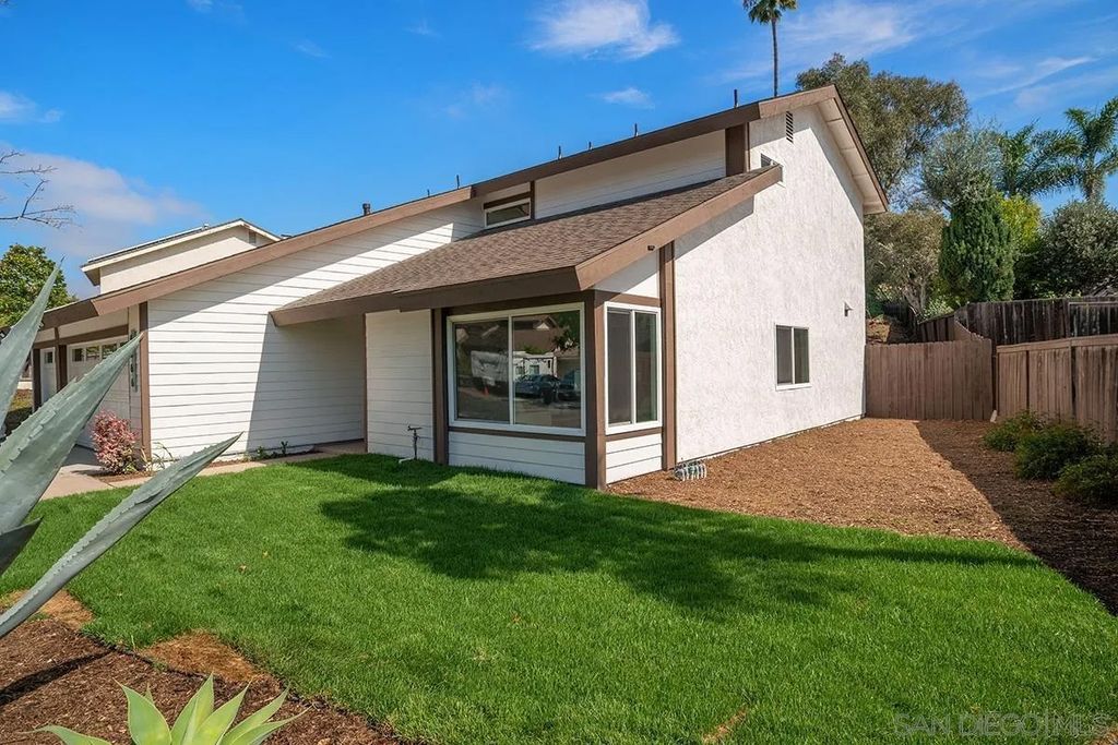 Photo of 4566 Hancock Cir, Oceanside, CA 92056 (MLS # 2600787)