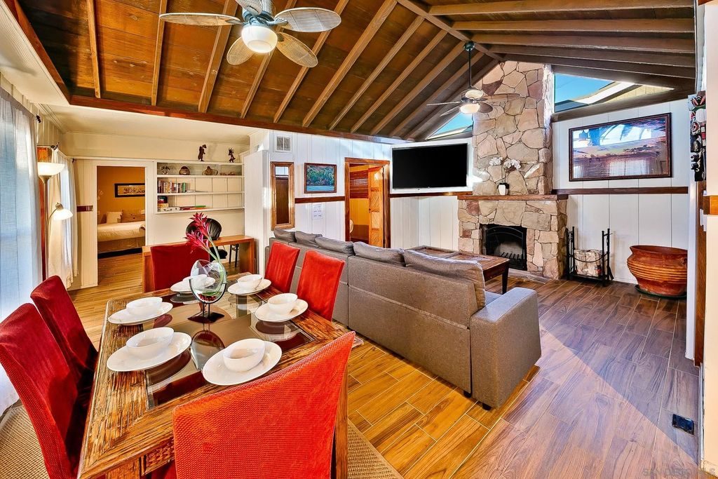 Photo of 370-72 Nautilus St, La Jolla, CA 92037 (MLS # 250046186)