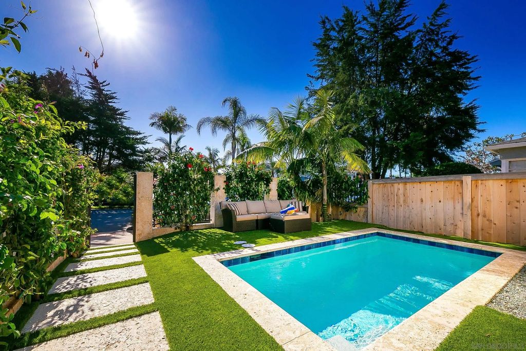 Photo of 370-372 Nautilus Street, La Jolla, CA 92037 (MLS # 250046186)