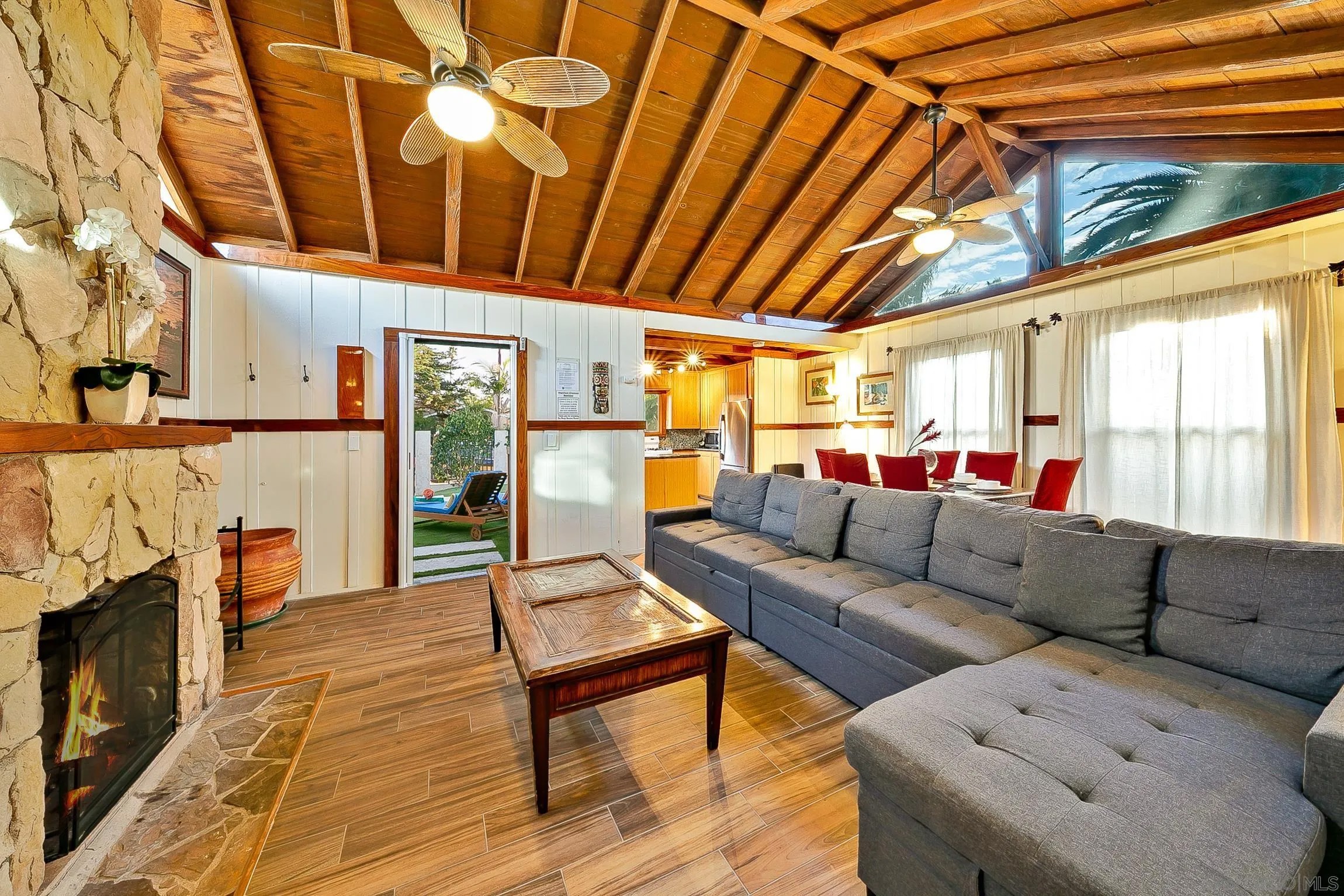 370-372 Nautilus Street