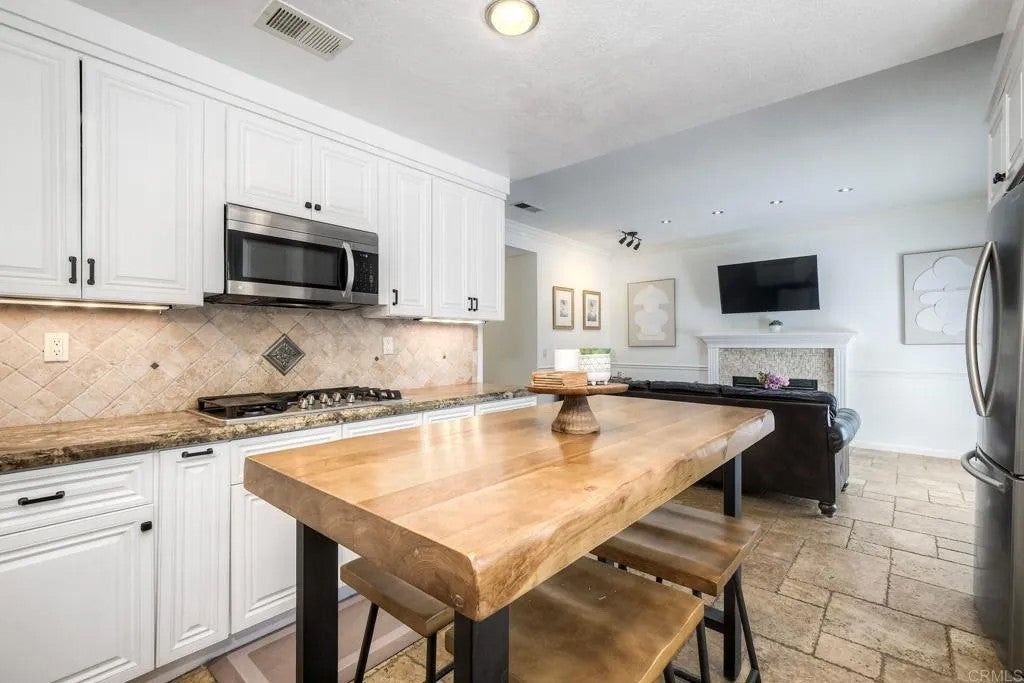 975 Rose Arbor Drive