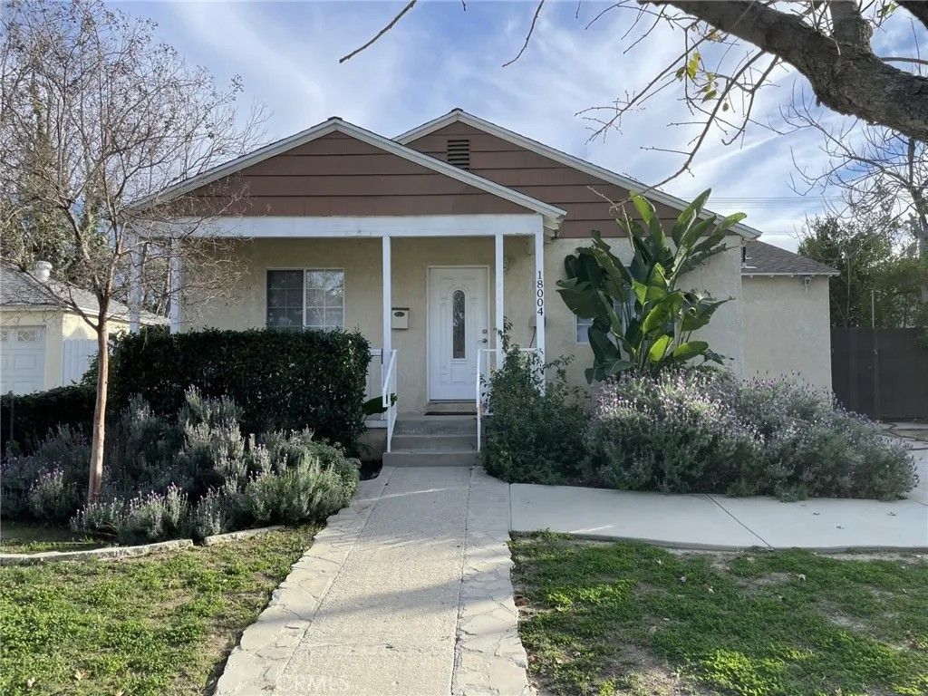 Photo of 18004 Martha Street, Encino, CA 91316 (MLS # SR26044735)