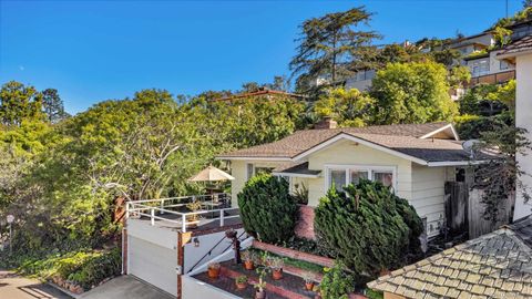 Photo of 1617 Soledad Ave, La Jolla, CA 92037 (MLS # 260002610)