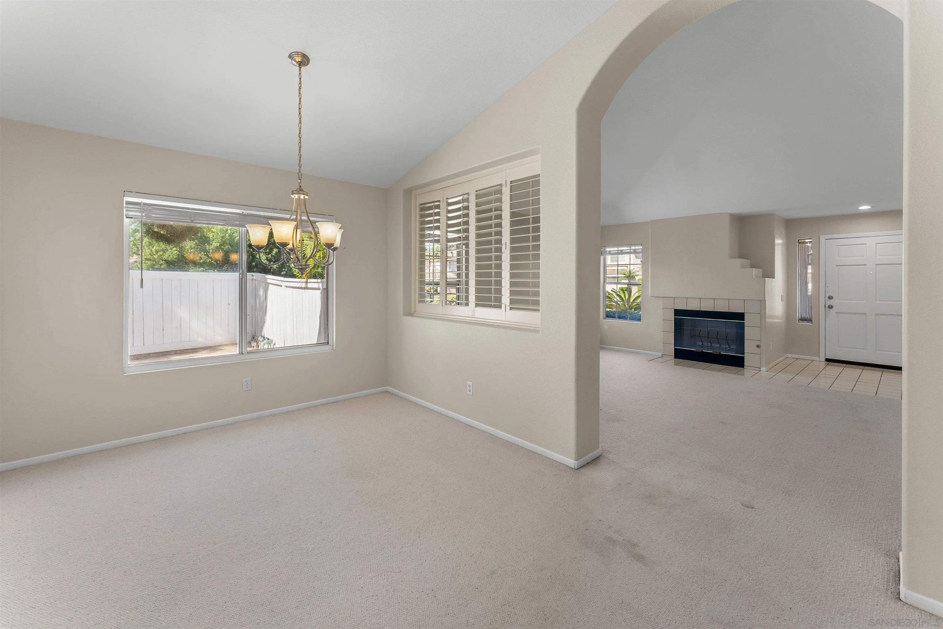 2450 Eastridge Loop