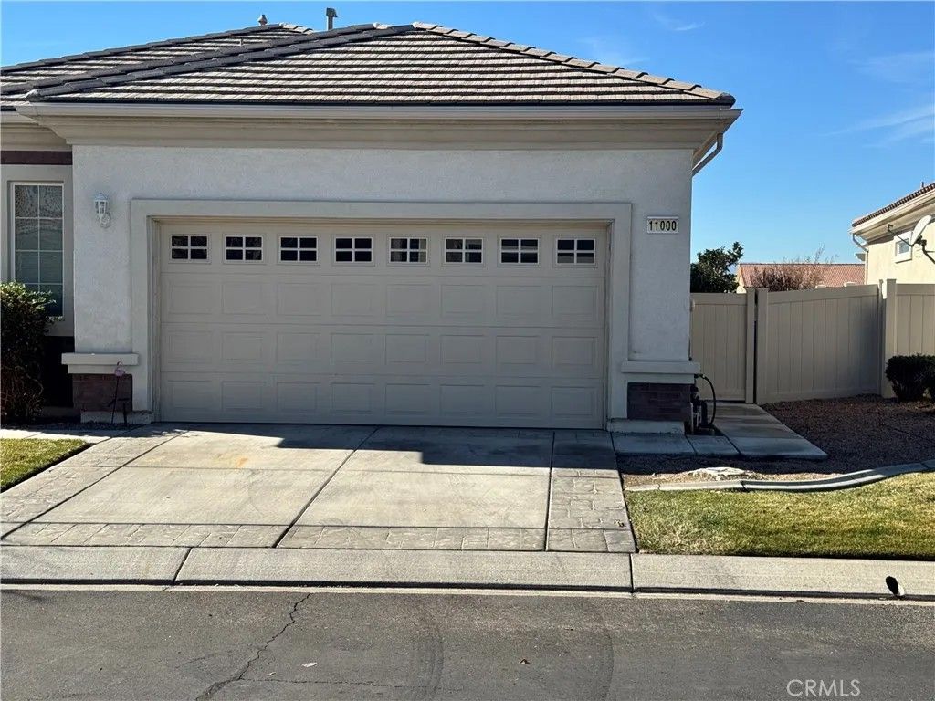 Photo of 11000 Rockaway Glen Road, Apple Valley, CA 92308 (MLS # HD26013586)