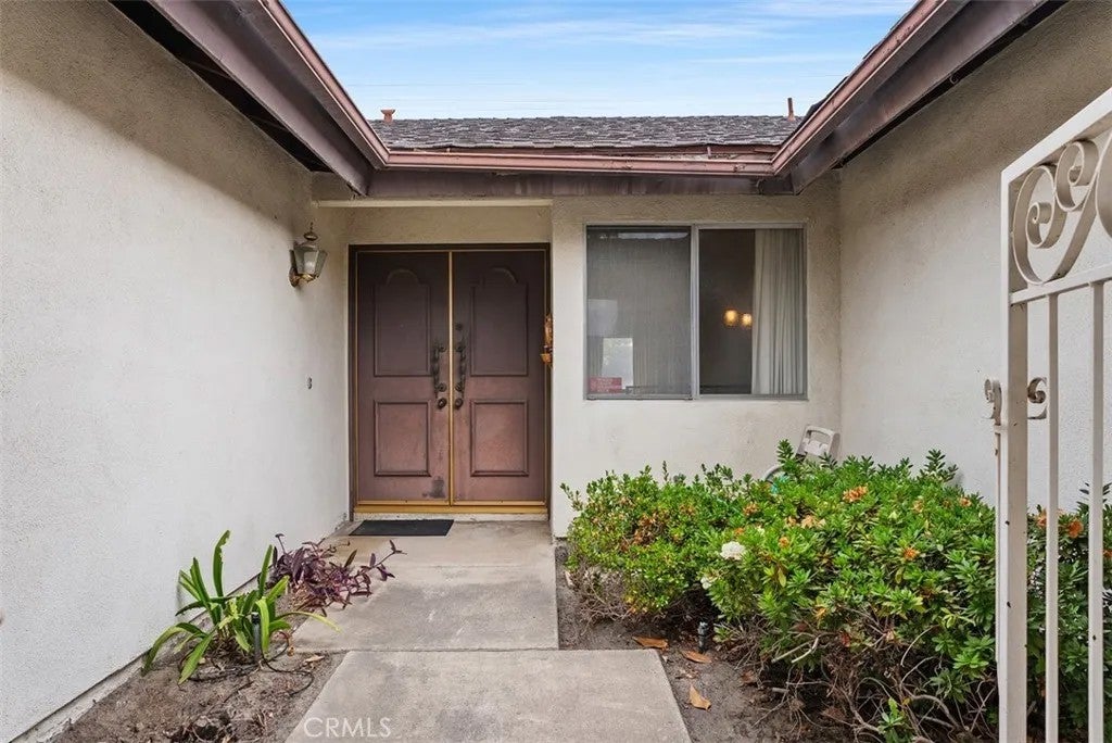 2517 E Gelid Avenue