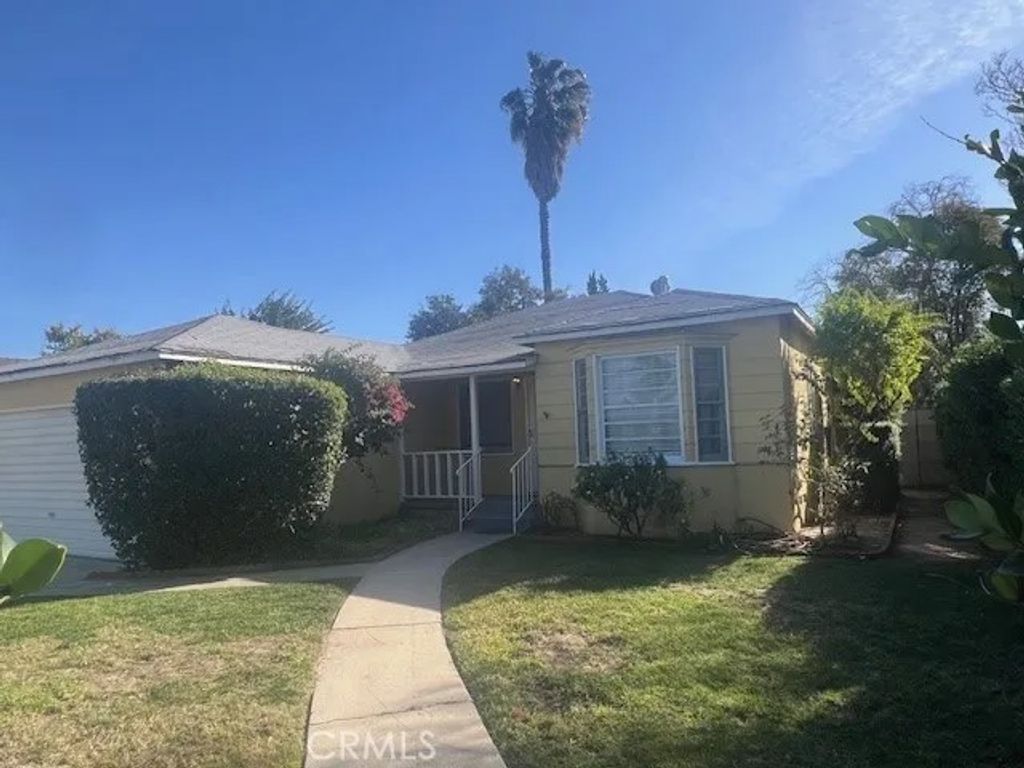 Photo of 17652 Delano Street, Encino, CA 91316 (MLS # SR26024423)