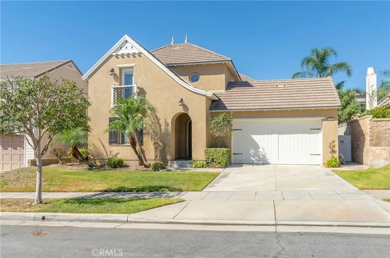 1721 Arthur Loop West