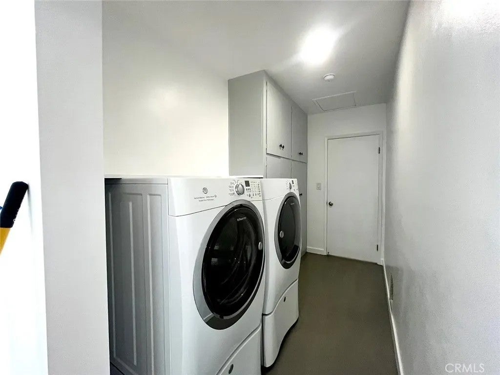 1065 Warwick