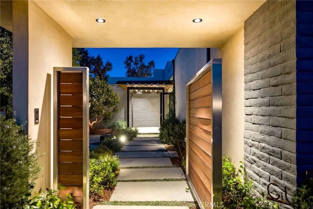 6085 Woodfern Drive