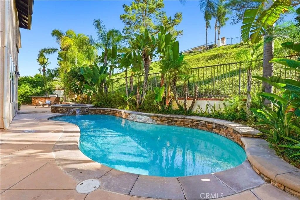 Photo of 19950 Via Natalie, Yorba Linda, CA 92887 (MLS # PW25271504)