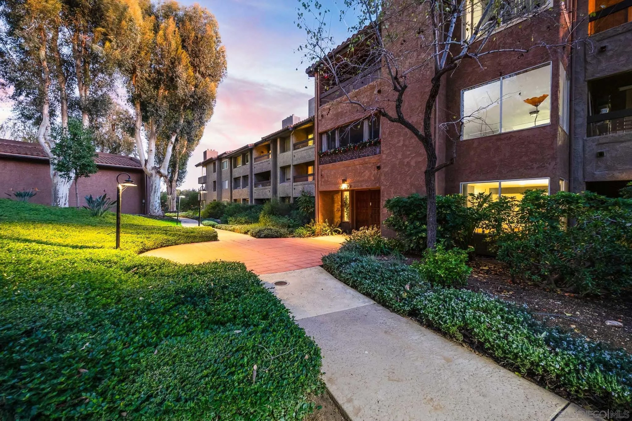 10400 Caminito Cuervo 272