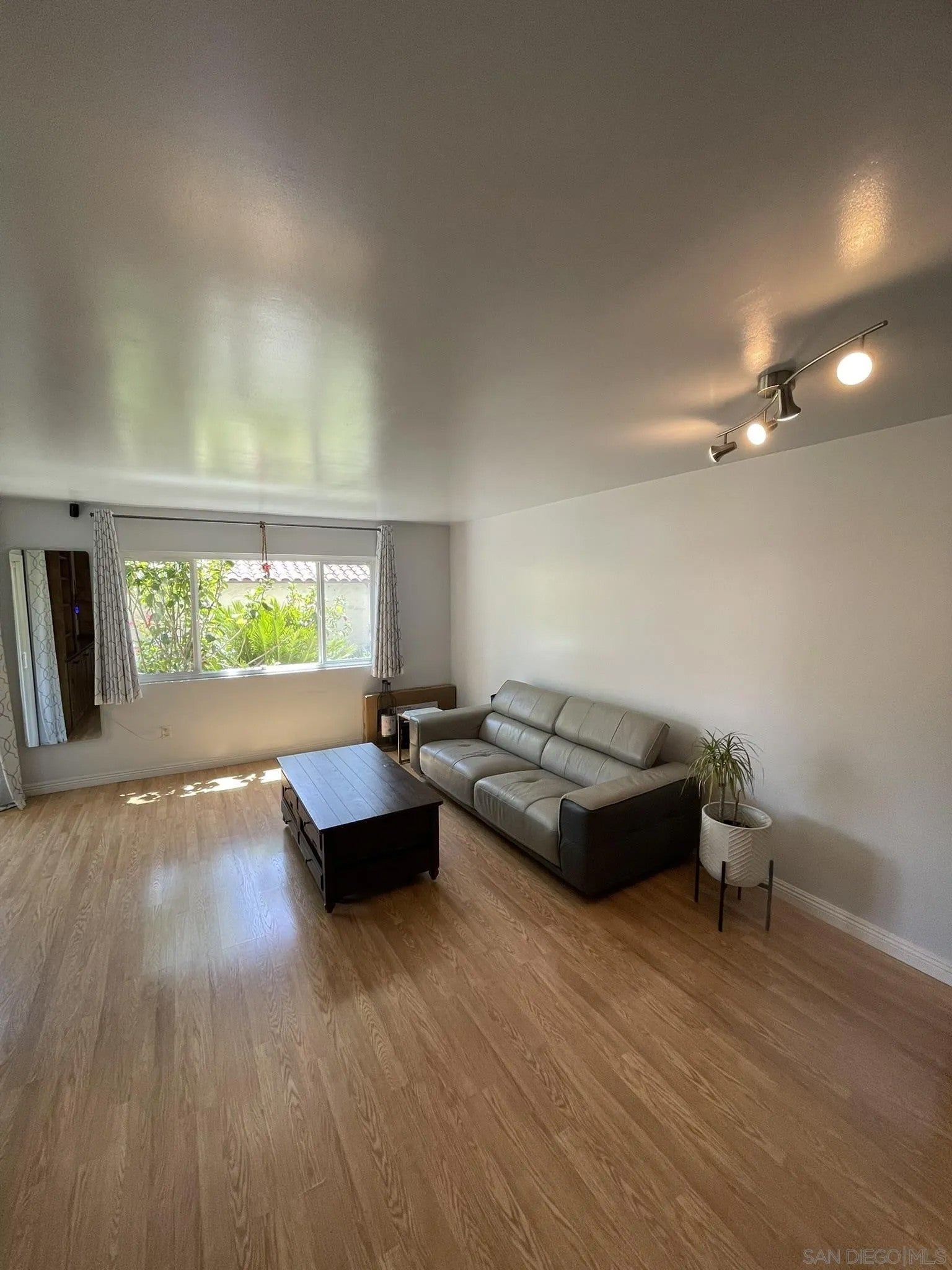 10767 San Diego Mission 107