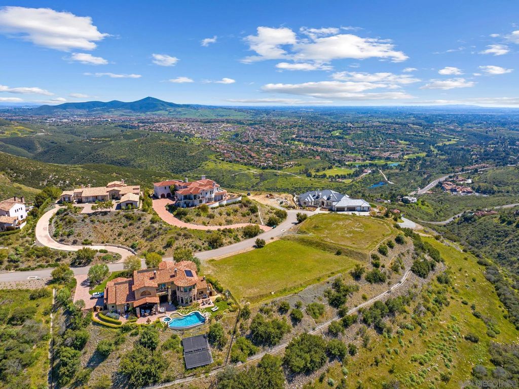 Photo of 17928 El Brazo, Rancho Santa Fe, CA 92067 (MLS # 250038020)