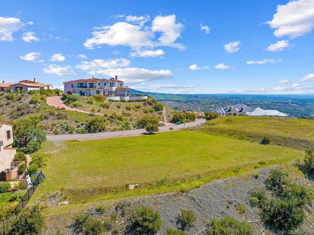 Photo of 17928 El Brazo, Rancho Santa Fe, CA 92067 (MLS # 250038020)