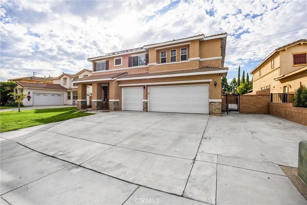Photo of 6861 Rio Grande Dr, Eastvale, CA 91752 (MLS # PW25247074)
