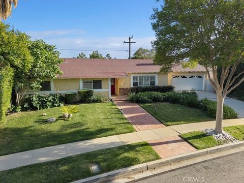 Photo of 4688 Fort Davis St, Simi Valley, CA 93063 (MLS # SR26086718)