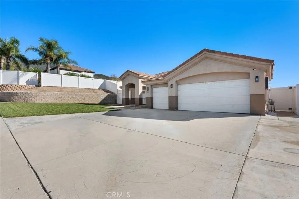 Photo of 6835 N Escena Street, San Bernardino, CA 92407 (MLS # CV25263417)
