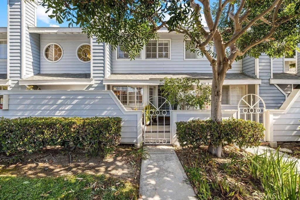 Photo of 8120 Baymist Drive #C, Huntington Beach, CA 92646 (MLS # OC26102231)