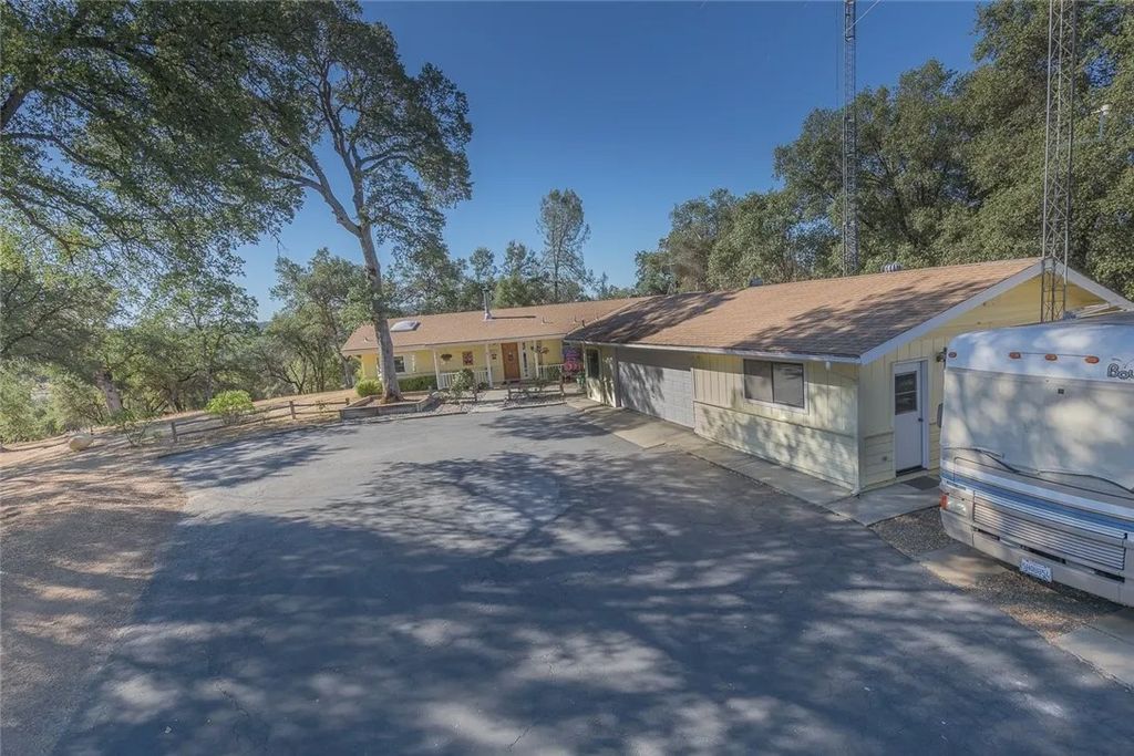 Photo of 3977 Spring Court, Mariposa, CA 95338 (MLS # MP26012448)