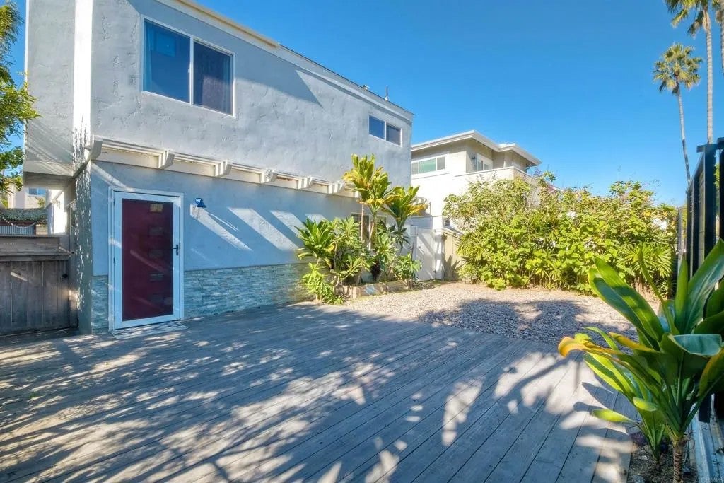 348 La Mesa Avenue