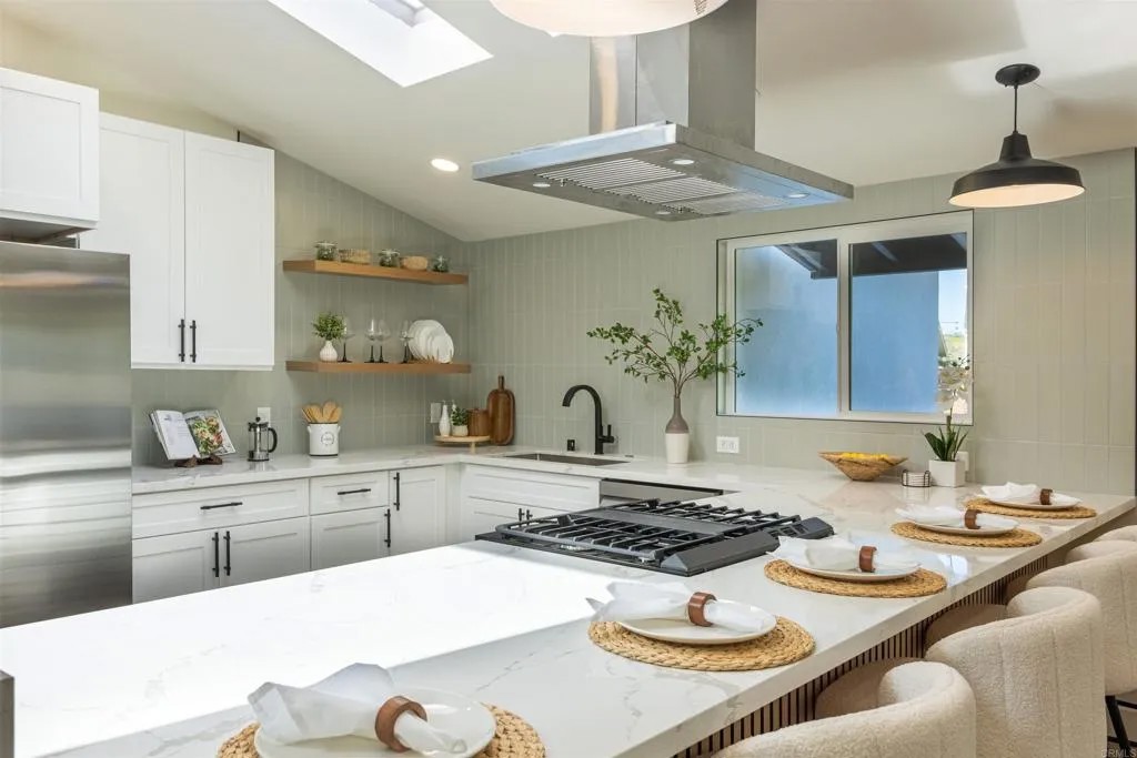 6994 Carthage Street